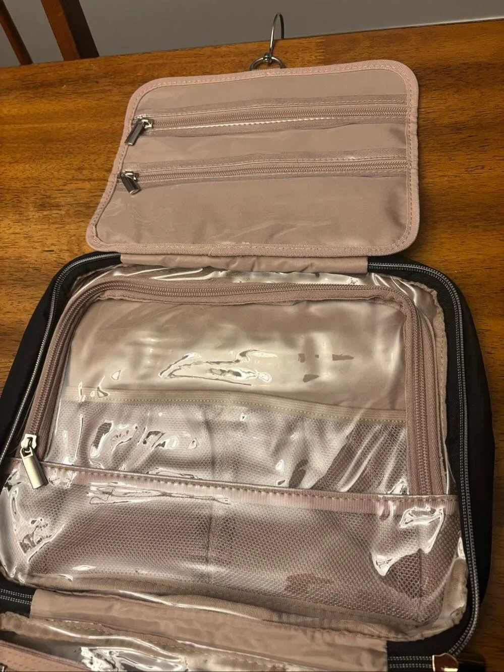 Nishel travel, cosmetics case, NWT